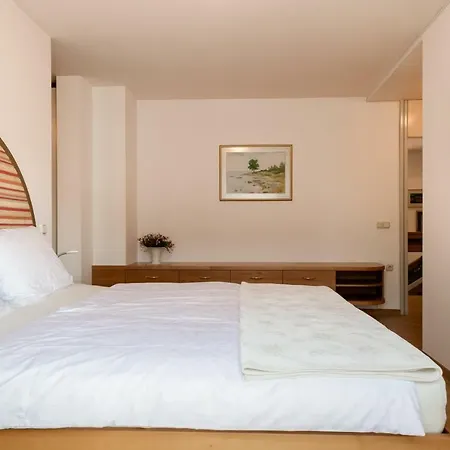 Rozna Dolina Apartment